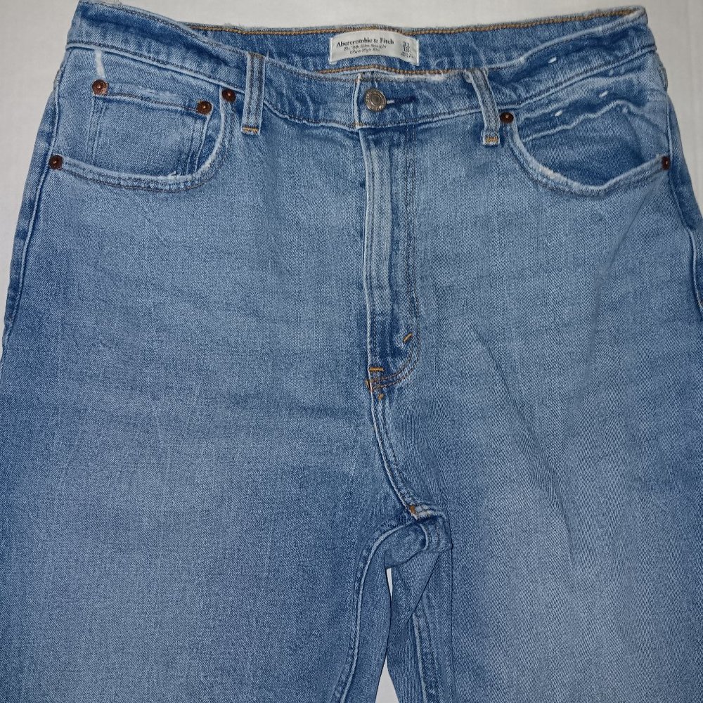 ABERCROMBIE & FITCH WOMEN'S BLUE JEANS